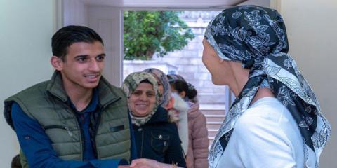 أسماء الأسد تستقبل عائلات وأبناء الشهداء ضحوا في سبيل حماية سورية وعزتها
