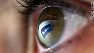 لأول مرة منذ عام يبدأ موقع فيسبوك بخسارة مستخدمين