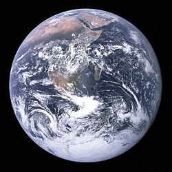صورة لكوكب الأرض من الفضاء الخارجي