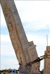 هدم تمثال عبد الناصر في بنغازي السبت الماضي («السفير») 