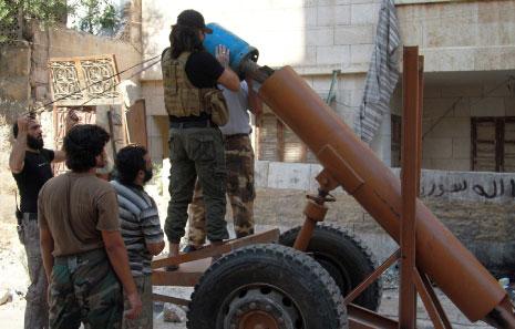 أعاد «داعش» فتح طريق الرقة ــ حلب بعد عامين على إغلاقه (الأناضول) 