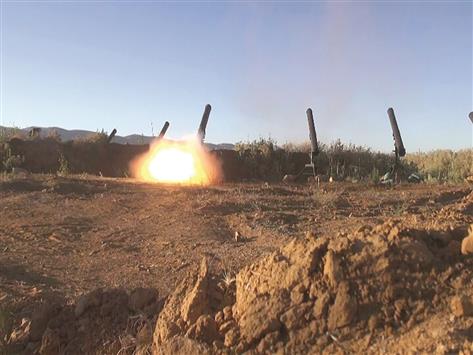 صورة وزعها الإعلام الحربي في «حزب الله» امس لعملية استهداف الزبداني