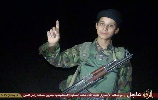 صورة وزعها "داعش" لطفل شن هجوماً انتحارياً في ريف رأس العين