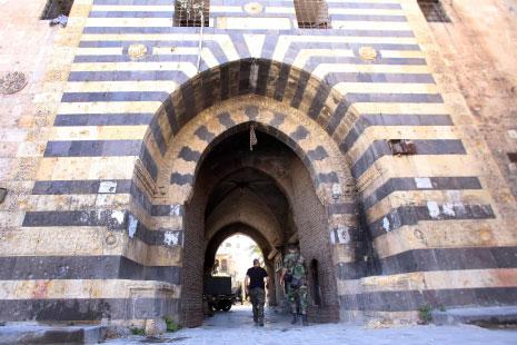 لن تكون المدينة القديمة نقطة تجمّع أخيرة للمجموعات المسلحة كما حدث في حمص (أ ف ب) 