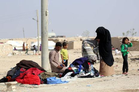 نازحون من الموصل في مدينة الحسكة السورية (دليل سليمان ــ أ ف ب) 