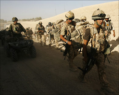 بريطانيا تنشر عشرة آلاف جندي في أفغانستان