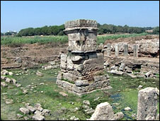 بني معبد عمريت المهيب قبل 3000 عام