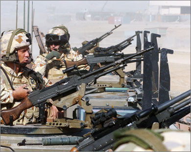 جنود أستراليون ضمن قوات ناتو بإقليم أوروزغان الأفغاني.