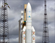 صاروخ أريان يحمل قمر التجسس الفرنسي