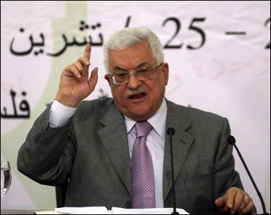 /محمود عباس جدد هجومه على حركة حماس