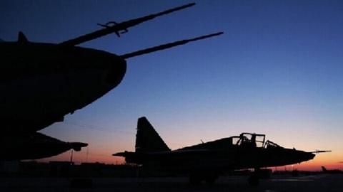  الروسية تعلن عن التصدي لطائرة مسيرة في حميميم قادمة من جهة البحر