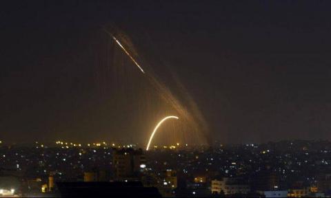  السورية تتصدّى وتُسقِط صواريخ صهيونية