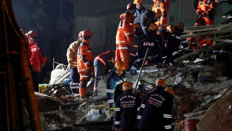  عدد قتلى زلزال تركيا إلى 31 شخصا