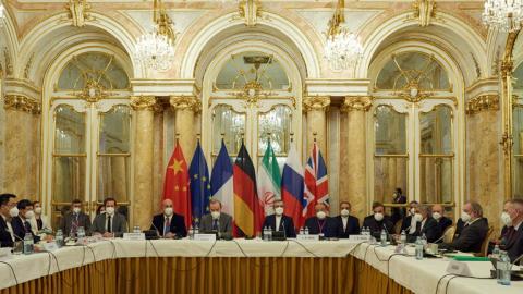 الخارجية الروسية: إعادة إطلاق عمل الخبراء بشأن المسائل النووية والعقوبات ضد إيران في مباحثات فيينا