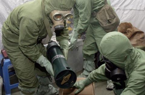 مركز المصالحة الروسية يحذّر من هجومٍ كيميائي محتمل في إدلب
