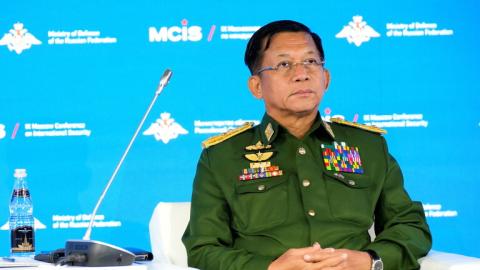 مصدران: قائد المجلس العسكري في ميانمار يغيب عن قمة زعماء الصين-آسيان
