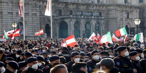 مظاهرات في النمسا احتجاجاً على إعلان الإغلاق العام