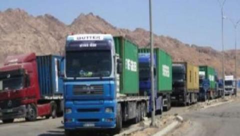    الشاحنات العراقية تدخل سورية بلا مناقلة.. والشاحنات التركية والإيرانية والمصرية تدخل إلى العراق من دون مناقلة