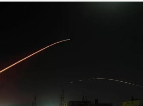 الدفاعات الجوية السورية تتصدى لأهداف معادية في سماء العاصمة دمشق