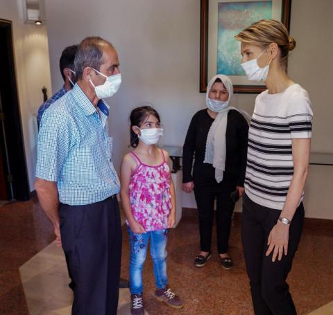  أسماء الأسد تلتقي عائلة الطفلة المغدورة سيدرا زيدان