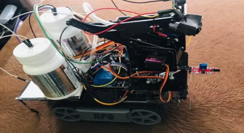  حرائق العام الماضي.. مهندس سوري يخترع “روبوت إطفاء”