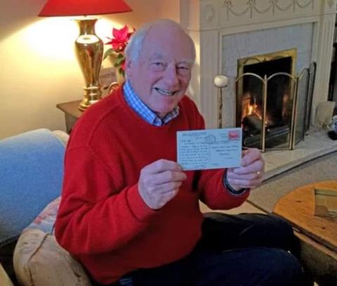  يتلقى بطاقة بريدية بعد 66 عاماً على إرسالها