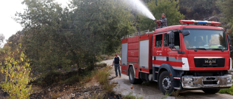 7 سيارات إطفاء و60 عنصر يخمدون حريق اندلع بأراضي الزيتون في ريف اللاذقية