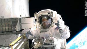 سيشرح رواد الفضاء درس العلوم لطلاب المدرستين الأمريكيتين