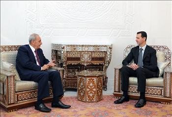 الرئيس الأسد مستقبلاً الرئيس بري في دمشق أمس