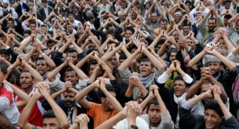 الاحتجاجات تتواصل في صنعاء للمطالبة باسقاط النظام (محمد الصياغي - أ ب) 