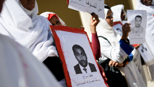 ناشطات سودانيات يطالبن باطلاق سراح معتقلين
