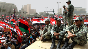 يطالب المحتجون بتسريع وتيرة الإصلاحات في مصر