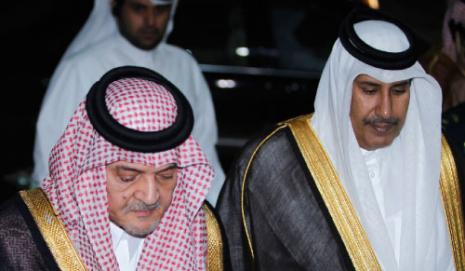 وزيرا خارجية قطر والسعودية قبل اجتماع مجلس التعاون أمس
