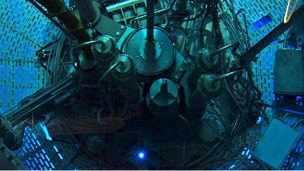 توليد النيوترونات باستخدام مفاعل الانشطار النووي