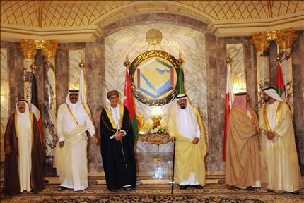 القادة الخليجيون خلال لقائهم في الرياض أمس (أ ف ب) 