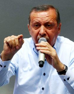 خلال إحدى الجولات الانتخابية لأردوغان (آدم ألتان ــ أ ف ب)