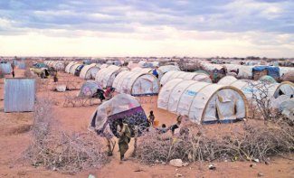 مخيم للاجئين في الصومال (رويترز). 