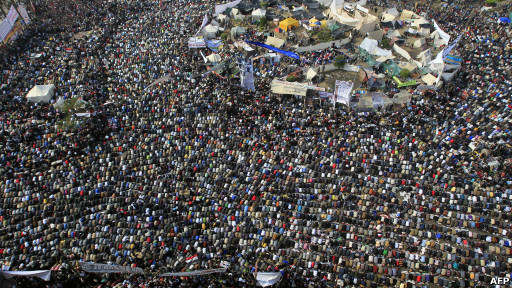 حشود المحتجين المصريين في التحرير