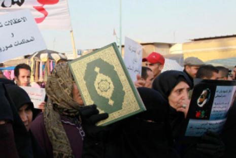 اسلاميون يتظاهرون في مدينة الدار البيضاء هذا الأسبوع (ماكاو ــ رويترز)