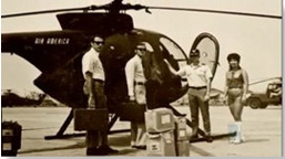 صورة لعملاء السي آي إيه في لاوس في الستينات – ما تحوي تلك الصناديق؟