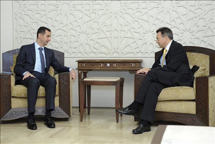 الأسد ومورر في دمشق أمس (رويترز) 