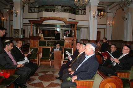 يهود يصلون في المغرب (عن الانترنت) 