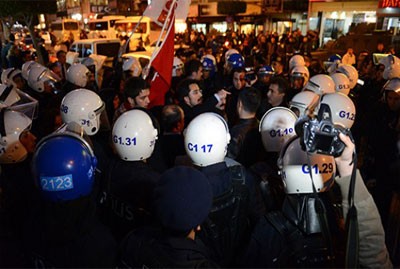 متظاهرون أتراك يهاجمون جنودا ألمان احتجاجا على نشر صواريخ باتريوت