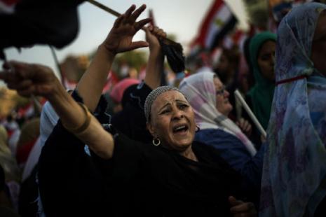 رأى مرسي أن ما يجري انقلاب عسكريّ ناعم ضدّه (غيانلويغي غارسيا ــ أ ف ب)س 