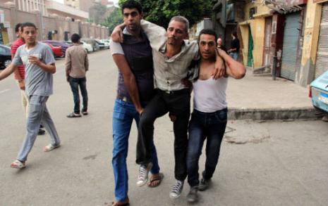 وقعت اشتباكات بين مناصري مرسي ومعارضيه في اماكن متفرقة </body></html>