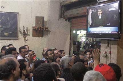 خلال خطاب محمد مرسي الأخير (رويترز) 