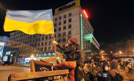 المحتجون ملأوا شوارع كييف (جينيا سافيلوف، أ ف ب) 