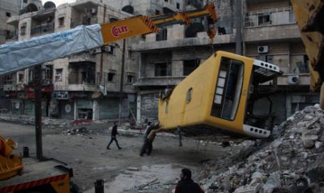 هطلت عشرات قذائف الهاون على حلب أمس (سانا)