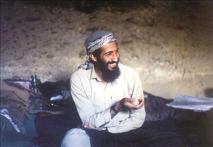 أسامة بن لادن في صورة من العام 1988 (عن "الإنترنت") 