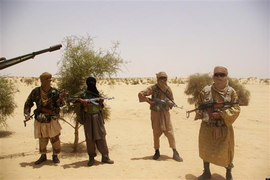 مسلحون تابعون لتنظيم "القاعدة" في جزيرة العرب (أ ب )